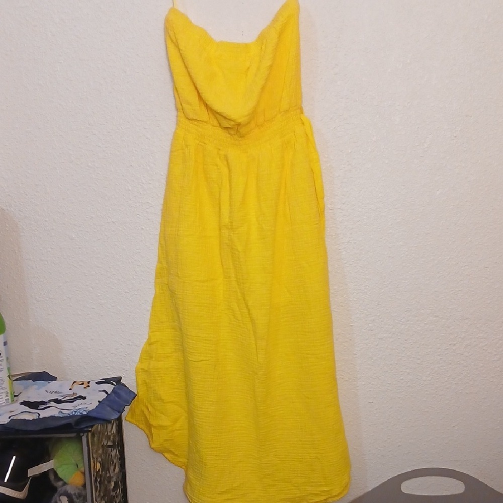 Elegant Strapless Yellow Dress